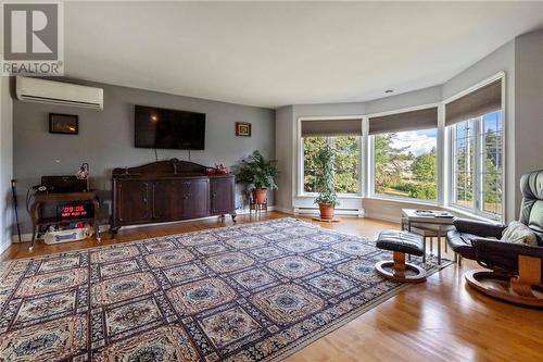 21 Des Perdrix, Grand-Barachois, NB - Indoor Photo Showing Living Room