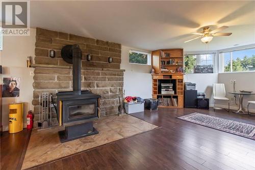 21 Des Perdrix, Grand-Barachois, NB - Indoor Photo Showing Living Room With Fireplace