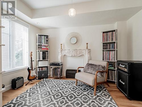 918 - 50 Western Battery Road, Toronto (Niagara), ON - Indoor Photo Showing Living Room