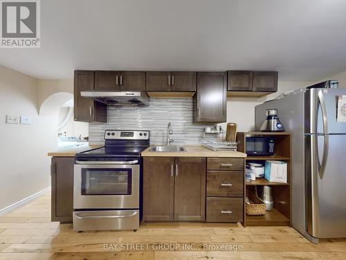 17 Cheatham Place, Toronto (Malvern), ON - Indoor Photo Showing Kitchen