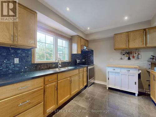 17 Cheatham Place, Toronto (Malvern), ON - Indoor Photo Showing Kitchen With Double Sink