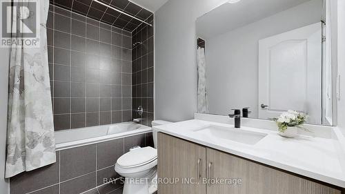 24 Zelda Road, Brampton (Sandringham-Wellington North), ON - Indoor Photo Showing Bathroom