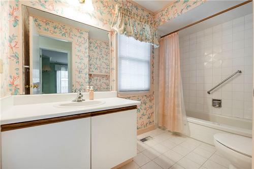 Main floor bathroom - 1275 Maple Crossing Boulevard|Unit #12, Burlington, ON - Indoor Photo Showing Bathroom