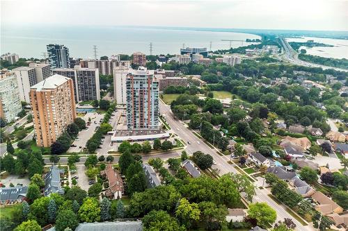 A short walk to Burlington's vibrant downtown - 1275 Maple Crossing Boulevard|Unit #12, Burlington, ON - Outdoor With Body Of Water With View