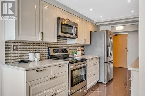 716 - 7 Townsgate Drive, Vaughan, ON - Indoor Photo Showing Kitchen