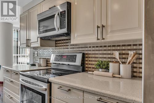 716 - 7 Townsgate Drive, Vaughan, ON - Indoor Photo Showing Kitchen With Upgraded Kitchen