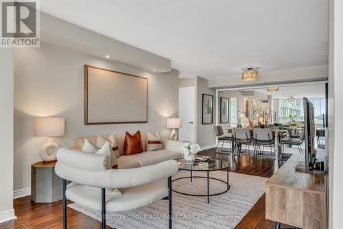 716 - 7 Townsgate Drive, Vaughan, ON - Indoor Photo Showing Living Room