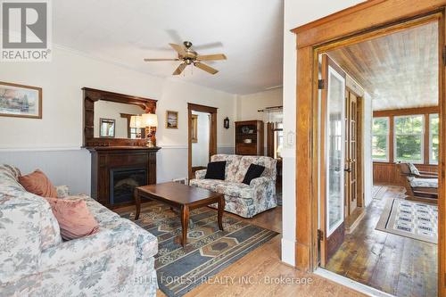 13 Victoria Street, Bayham (Port Burwell), ON - Indoor Photo Showing Living Room