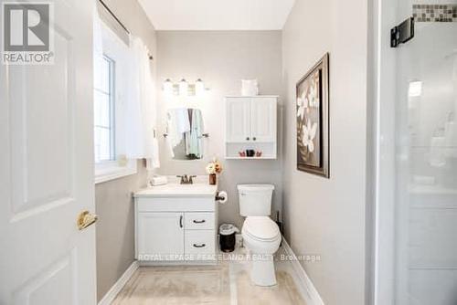 134 Southcrest Drive, Kawartha Lakes, ON - Indoor Photo Showing Bathroom