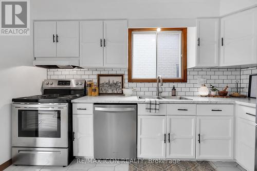 10 Ski View Road, London, ON - Indoor Photo Showing Kitchen With Stainless Steel Kitchen With Double Sink