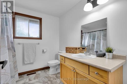 4 PC Bathroom on 2nd Floor - 10 Ski View Road, London, ON - Indoor Photo Showing Bathroom