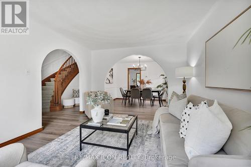 10 Ski View Road, London, ON - Indoor Photo Showing Living Room