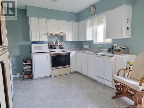 222 Gagnon, Beresford, NB - Indoor Photo Showing Kitchen