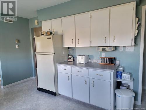 222 Gagnon, Beresford, NB - Indoor Photo Showing Kitchen