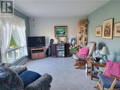 222 Gagnon, Beresford, NB - Indoor Photo Showing Living Room