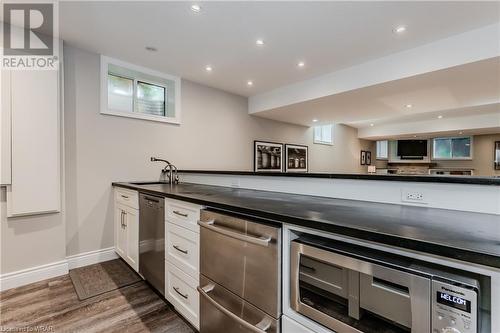 220 Paige Place, Kitchener, ON - Indoor Photo Showing Kitchen