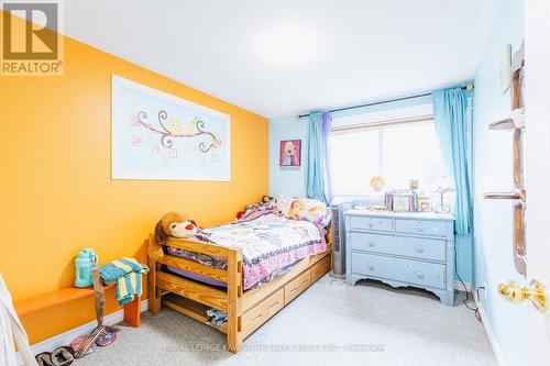 17 Minonen Road, Georgina (Baldwin), ON - Indoor Photo Showing Bedroom