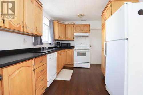 7 And 9 Harbour Drive, New Harbour, NL - Indoor Photo Showing Kitchen