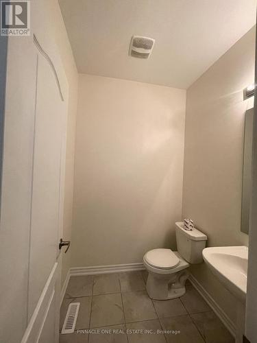 913 Rexton Drive, Oshawa (Kedron), ON - Indoor Photo Showing Bathroom