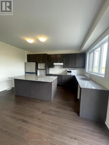 913 Rexton Drive, Oshawa (Kedron), ON - Indoor Photo Showing Kitchen With Double Sink