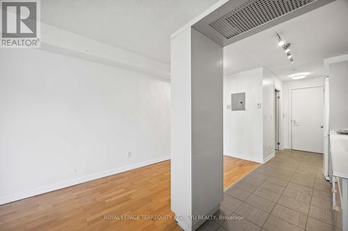 729 - 111 Elizabeth Street, Toronto (Bay Street Corridor), ON - Indoor Photo Showing Other Room