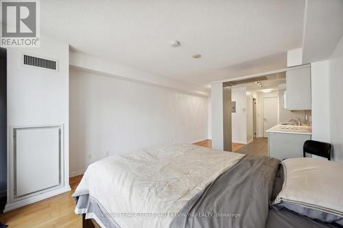 729 - 111 Elizabeth Street, Toronto (Bay Street Corridor), ON - Indoor Photo Showing Bedroom