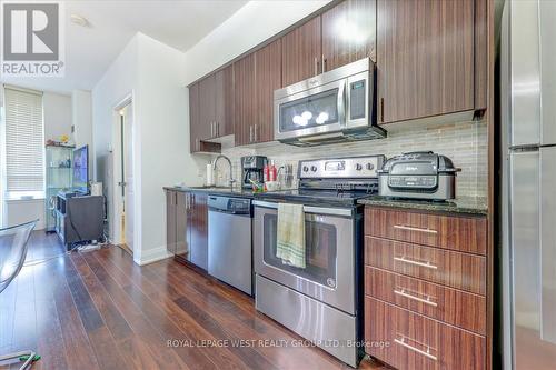 204 - 75 North Park Road, Vaughan, ON - Indoor Photo Showing Kitchen With Stainless Steel Kitchen