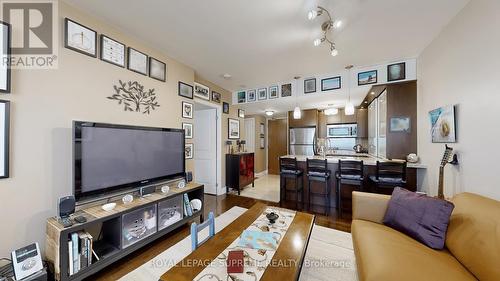 605 - 1430 Yonge Street, Toronto (Yonge-St. Clair), ON - Indoor Photo Showing Living Room