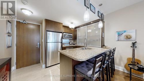 605 - 1430 Yonge Street, Toronto (Yonge-St. Clair), ON - Indoor Photo Showing Kitchen