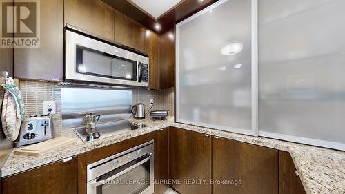 605 - 1430 Yonge Street, Toronto (Yonge-St. Clair), ON - Indoor Photo Showing Kitchen With Upgraded Kitchen