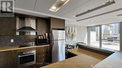 605 - 1430 Yonge Street, Toronto (Yonge-St. Clair), ON - Indoor Photo Showing Kitchen