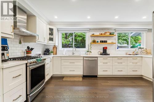 2461 Bridge Road, Oakville (Bronte West), ON - Indoor Photo Showing Kitchen With Upgraded Kitchen