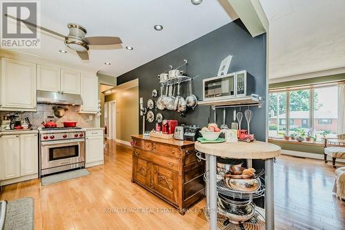 2299 Fassel Avenue, Burlington (Freeman), ON - Indoor Photo Showing Kitchen