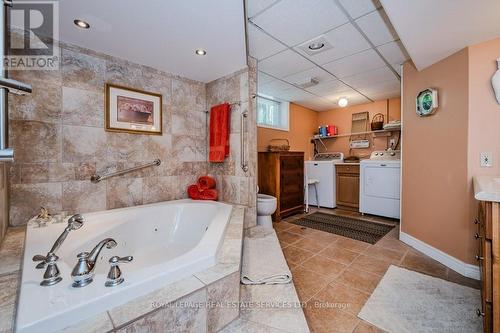 2299 Fassel Avenue, Burlington (Freeman), ON - Indoor Photo Showing Bathroom