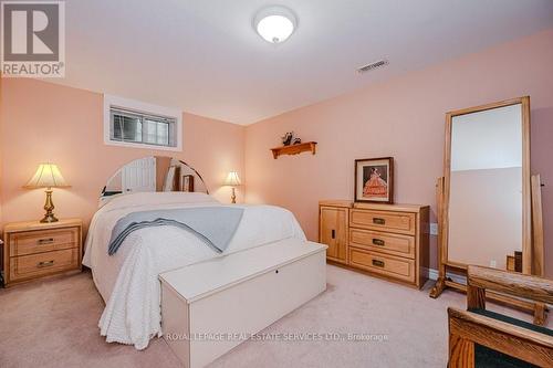 2299 Fassel Avenue, Burlington (Freeman), ON - Indoor Photo Showing Bedroom