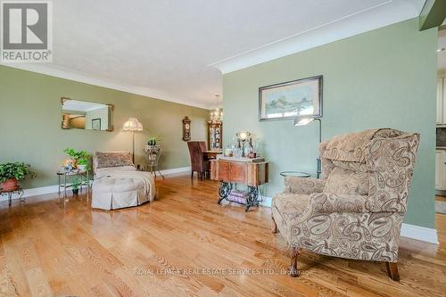 2299 Fassel Avenue, Burlington (Freeman), ON - Indoor Photo Showing Living Room