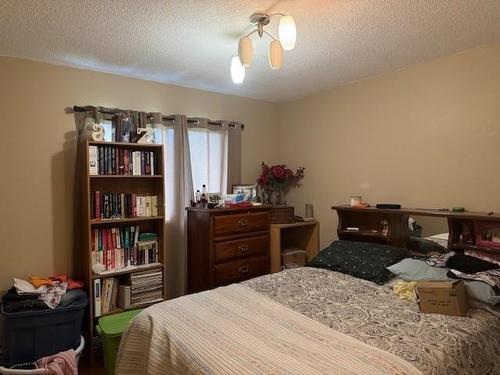 3255 Gordonvale Street, Thunder Bay, ON - Indoor Photo Showing Bedroom