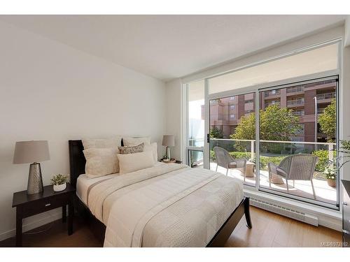 103-68 Songhees Rd, Victoria, BC - Indoor Photo Showing Bedroom