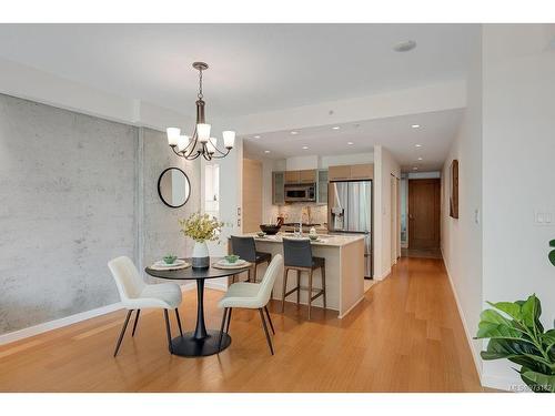 103-68 Songhees Rd, Victoria, BC - Indoor Photo Showing Dining Room