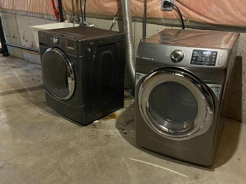 3167 Morning Glory Mews, Mississauga, ON - Indoor Photo Showing Laundry Room