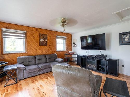 Living room - 129 Rg De L'Église S., Saint-Marcel-De-Richelieu, QC - Indoor Photo Showing Living Room