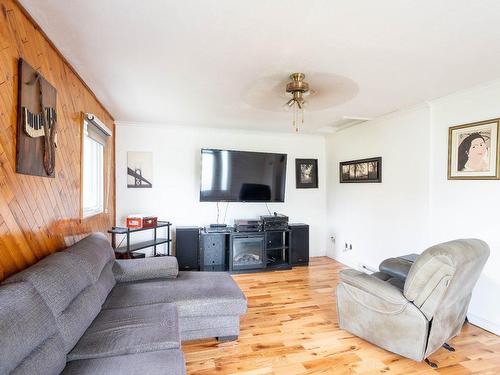 Living room - 129 Rg De L'Église S., Saint-Marcel-De-Richelieu, QC - Indoor Photo Showing Living Room