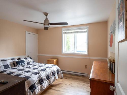 Chambre Ã Â coucher - 129 Rg De L'Église S., Saint-Marcel-De-Richelieu, QC - Indoor Photo Showing Bedroom