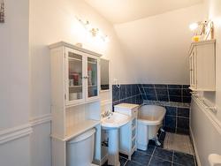 Ensuite bathroom - 