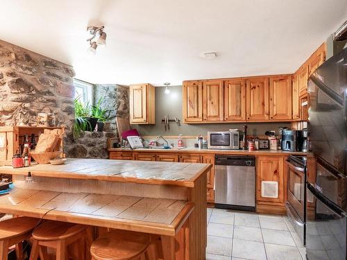 Cuisine - 226  - 230 Rue Longueuil, Saint-Jean-Sur-Richelieu, QC - Indoor Photo Showing Kitchen With Double Sink