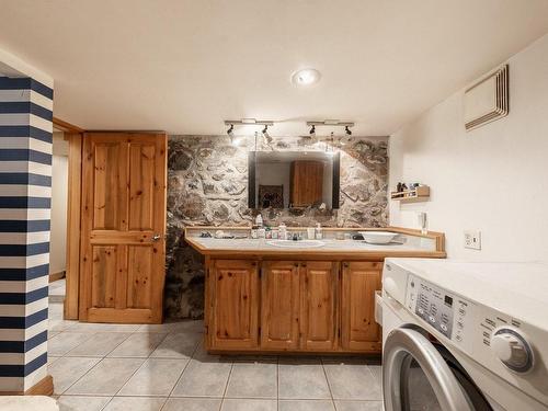 Salle de bains - 226  - 230 Rue Longueuil, Saint-Jean-Sur-Richelieu, QC - Indoor Photo Showing Laundry Room