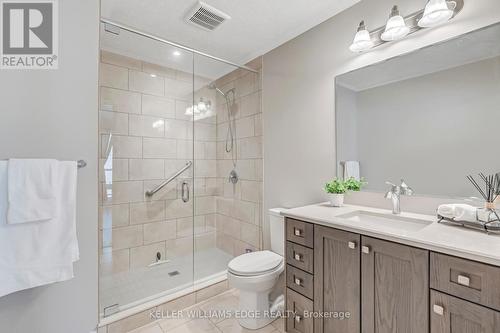 J138 - 25 Isherwood Avenue, Cambridge, ON - Indoor Photo Showing Bathroom