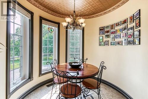 333 Garson Coniston, Garson, ON - Indoor Photo Showing Dining Room