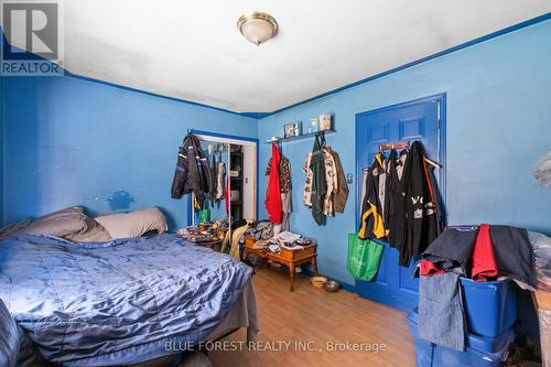 463 South Edgeware Road, St. Thomas, ON - Indoor Photo Showing Bedroom