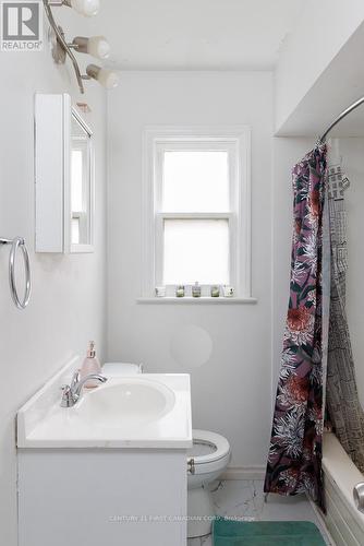 47 Stevenson Avenue, London, ON - Indoor Photo Showing Bathroom